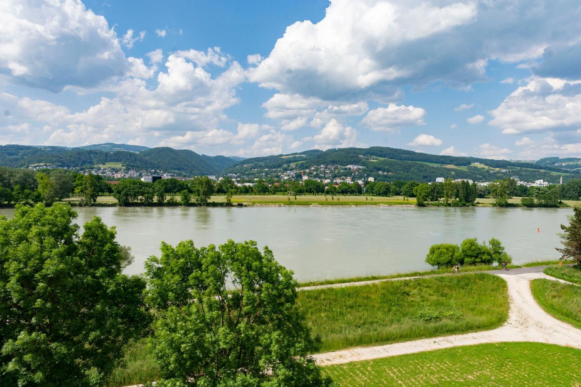 Trans World Donauwelle Linz